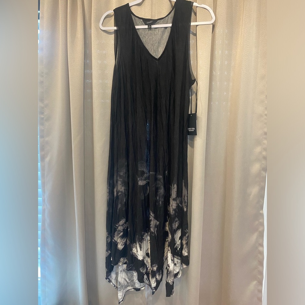 Nice flow a little see-through great for the beach as a cover-up